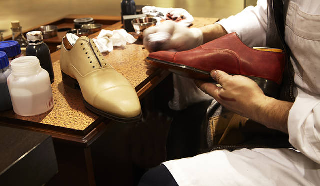 <strong>MAGNANNI│マグナーニ</strong> 芸術的なハンドフィニッシュを披露。