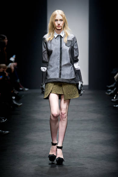 <strong>N°21｜ヌメロ ヴェントゥーノ</strong>　2012-13年秋冬コレクション速報