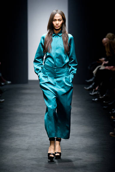 <strong>N°21｜ヌメロ ヴェントゥーノ</strong>　2012-13年秋冬コレクション速報