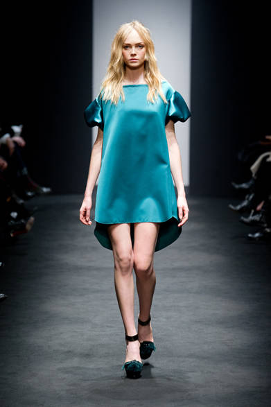 <strong>N°21｜ヌメロ ヴェントゥーノ</strong>　2012-13年秋冬コレクション速報