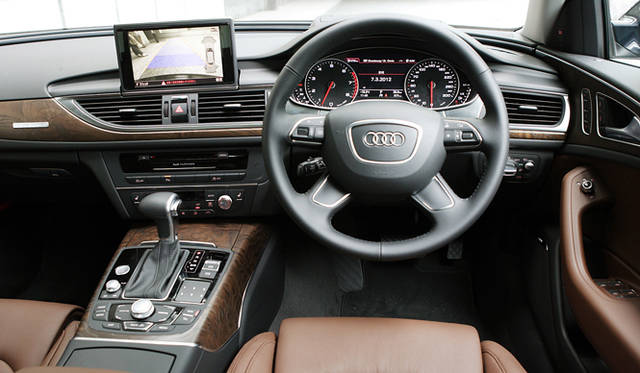 <strong>Audi  A6 Avant｜アウディA6アバント</strong>　