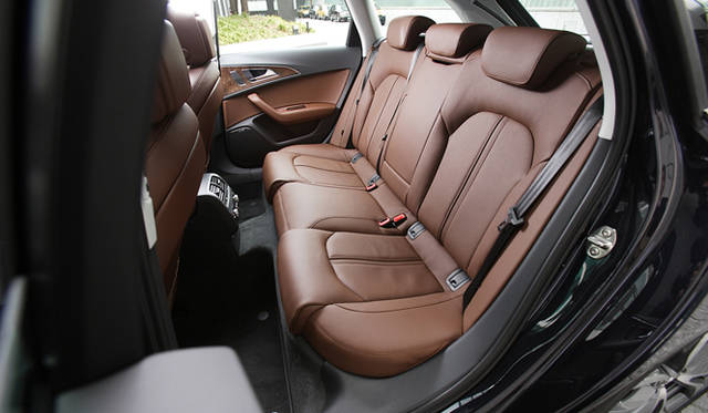 <strong>Audi  A6 Avant｜アウディA6アバント</strong>　