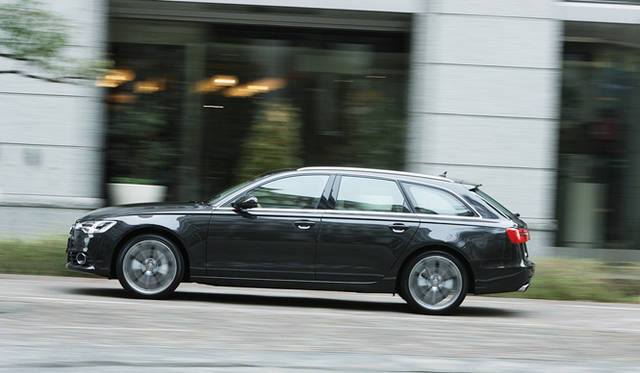 <strong>Audi  A6 Avant｜アウディA6アバント</strong>　