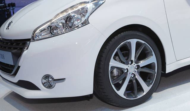 <strong>Peugeot 208｜プジョー208</strong>