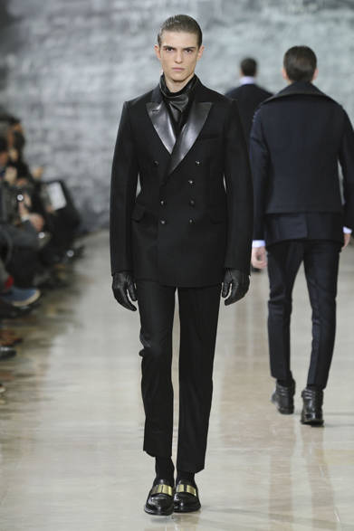 <strong>YVES SAINT LAURENT｜イヴ・サンローラン</strong>　