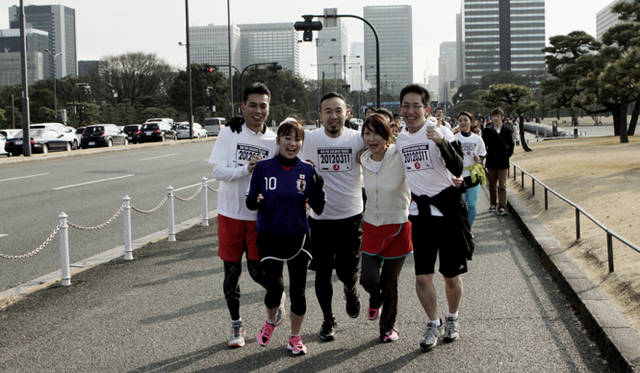 <strong>Run for Children Tohoku in adidas RUNBASE</strong><br />ともに“311”を胸に想いをひとつに走り、笑い合った参加者同士のあいだには、小さな“絆”が生れたように見えた。
