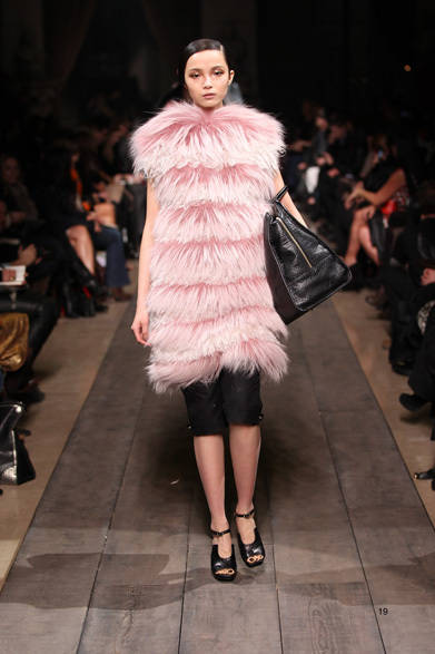 <strong>LOEWE｜ロエベ</strong>　2012-13年秋冬コレクション速報