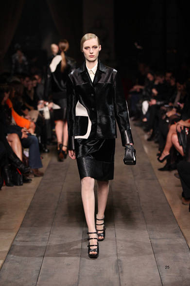 <strong>LOEWE｜ロエベ</strong>　2012-13年秋冬コレクション速報