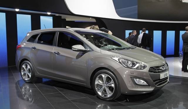 <strong>Hyundai i30｜ヒュンダイ i30</strong>