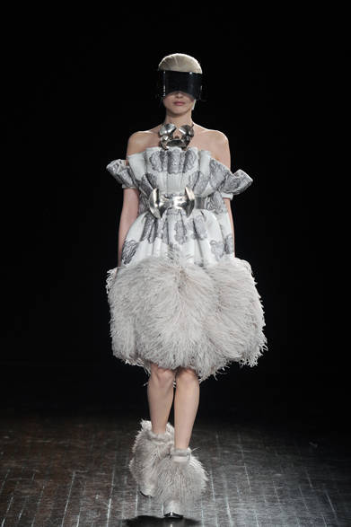 <strong>ALEXANDER McQUEEN｜アレキサンダー・マックイーン</strong>　2012-13年秋冬コレクション速報