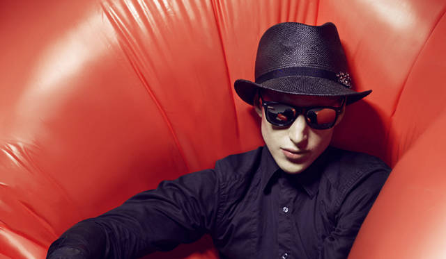 <strong>misa harada｜ミサハラダ</strong>　デザイナー 原田美砂、2012春夏コレクションを語る　2012年春夏メンズ「ラックス・コレクション」イメージビジュアル