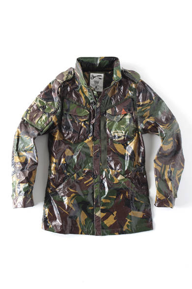  <strong>阪急MEN’S TOKYO｜4月 “アーバン ラギッド”</strong>　ジャケット5万8065円（NATURAL DUTY DGL／デンハム）