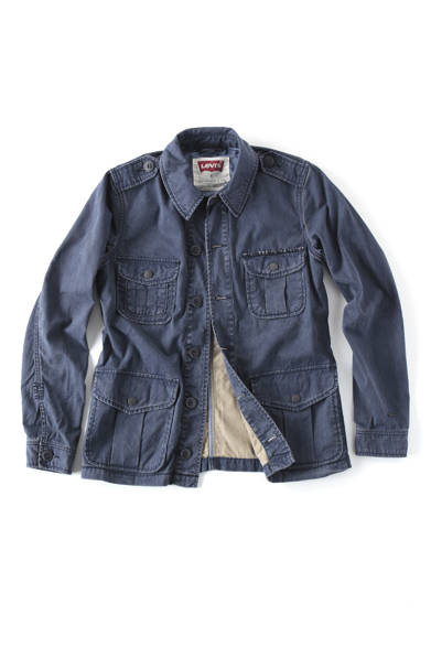  <strong>阪急MEN’S TOKYO｜4月 “アーバン ラギッド”</strong>　ジャケット1万4700円（リーバイス）