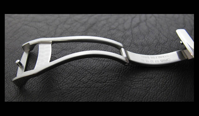 <strong>ORIS｜オリス</strong>　しっかりした作りのフォールディングクラスプ。