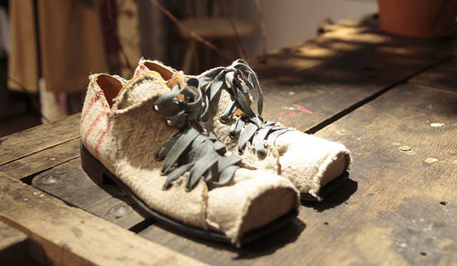 <strong>連載 第14回｜信國太志</strong>　テーラーサロン『THE CRAFTIVISM taishi nobukuni』　靴はジョンムーア。