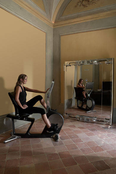 <strong>TECHNOGYM｜テクノジム</strong>　最新マシン「RECLINE PERSONAL（リクライン・パーソナル）」