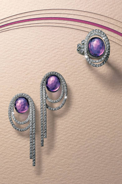 <strong>MIKIMOTO｜ミキモト</strong>　MIKIMOTO JEWELRY COLLECTION「kaguwashi」リング126万円、イアリング199万5000円（ともにアメシスト・ダイアモンド、WGK18製）