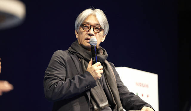 <strong>NISSAN LEAF｜</strong>坂本龍一氏。