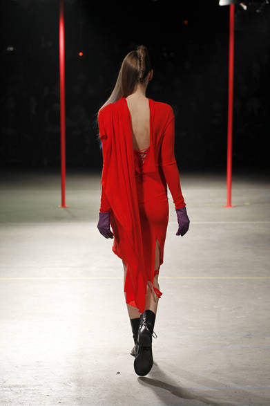 <strong>YOHJI YAMAMOTO｜ヨウジヤマモト</strong>　2012-13年秋冬コレクション速報