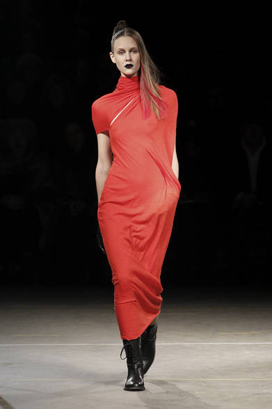 <strong>YOHJI YAMAMOTO｜ヨウジヤマモト</strong>　2012-13年秋冬コレクション速報