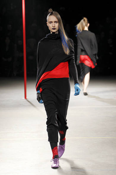 <strong>YOHJI YAMAMOTO｜ヨウジヤマモト</strong>　2012-13年秋冬コレクション速報