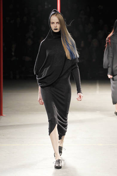 <strong>YOHJI YAMAMOTO｜ヨウジヤマモト</strong>　2012-13年秋冬コレクション速報