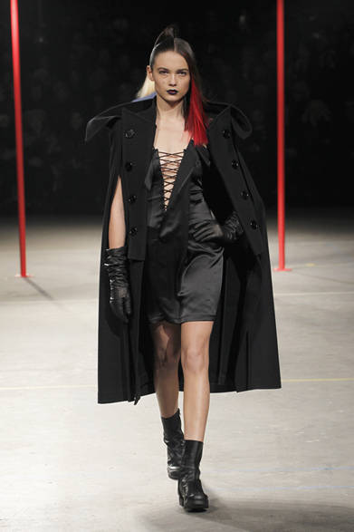 <strong>YOHJI YAMAMOTO｜ヨウジヤマモト</strong>　2012-13年秋冬コレクション速報