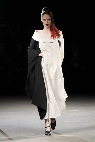 <strong>YOHJI YAMAMOTO｜ヨウジヤマモト</strong>　2012-13年秋冬コレクション速報