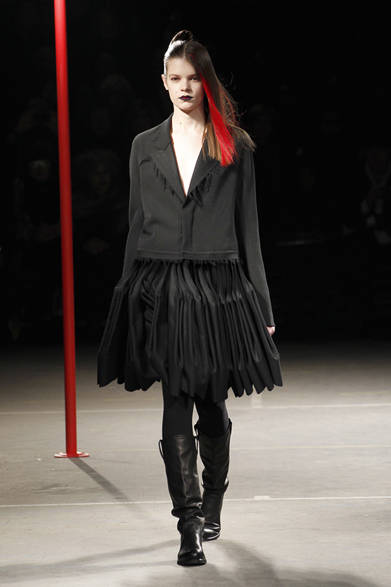 <strong>YOHJI YAMAMOTO｜ヨウジヤマモト</strong>　2012-13年秋冬コレクション速報