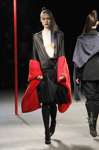 <strong>YOHJI YAMAMOTO｜ヨウジヤマモト</strong>　2012-13年秋冬コレクション速報