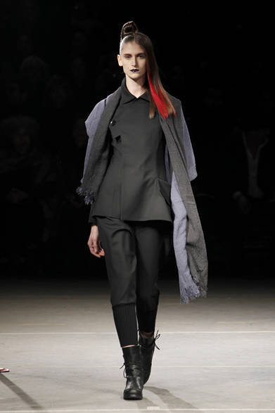 <strong>YOHJI YAMAMOTO｜ヨウジヤマモト</strong>　2012-13年秋冬コレクション速報