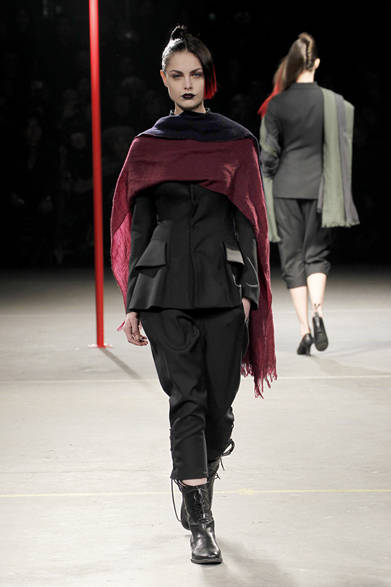 <strong>YOHJI YAMAMOTO｜ヨウジヤマモト</strong>　2012-13年秋冬コレクション速報