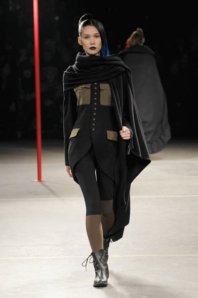 <strong>YOHJI YAMAMOTO｜ヨウジヤマモト</strong>　2012-13年秋冬コレクション速報