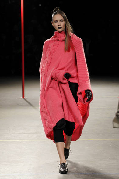 <strong>YOHJI YAMAMOTO｜ヨウジヤマモト</strong>　2012-13年秋冬コレクション速報