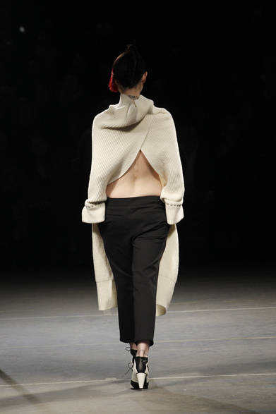 <strong>YOHJI YAMAMOTO｜ヨウジヤマモト</strong>　2012-13年秋冬コレクション速報