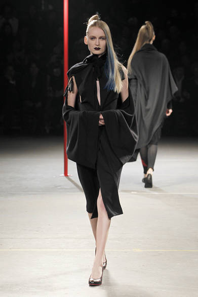 <strong>YOHJI YAMAMOTO｜ヨウジヤマモト</strong>　2012-13年秋冬コレクション速報