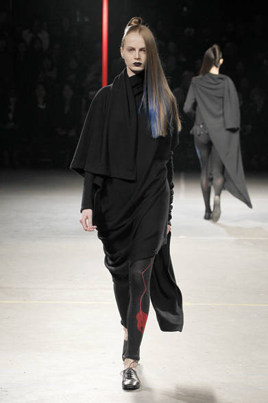<strong>YOHJI YAMAMOTO｜ヨウジヤマモト</strong>　2012-13年秋冬コレクション速報