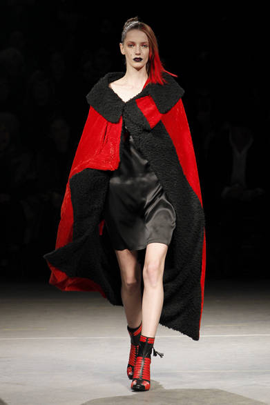 <strong>YOHJI YAMAMOTO｜ヨウジヤマモト</strong>　2012-13年秋冬コレクション速報