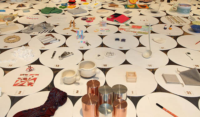 <strong>「365日 Charming Everyday Things」（サンロクゴ）</strong>　銀座『ポーラ ミュージアム アネックス』　展示しているアイテムは、すべて会場で販売されている。