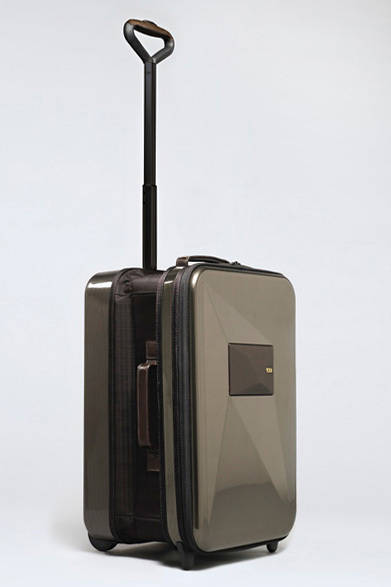 <strong>TUMI｜トゥミ</strong>　Dror for TUMIコレクション　ドロール・インターナショナル・エクスパンダブル・キャリーオン 10万5000円（H54×W35×D21.5cm）