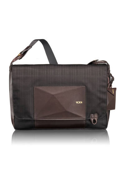 <strong>TUMI｜トゥミ</strong>　Dror for TUMIコレクション　ドロール・メッセンジャー 5万7750円（28×40.5×5.5cm）