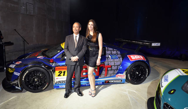 <strong>Hitotsuyama Racing ZENT Audi R8 LMS, Hitotsuyama Mikio & Cyndie Allemann｜ヒトツヤマ レーシング ZENT Audi R8 LMSと一ツ山幹雄代表、シンディ・アレマン選手</strong>