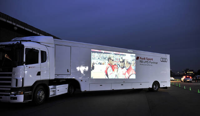 <strong>会場入口</strong>