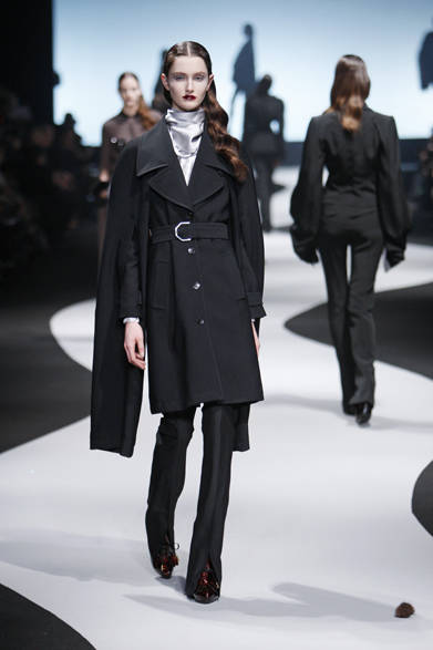 <strong>VIKTOR&ROLF｜ヴィクター＆ロルフ</strong>　2012-13年秋冬コレクション速報