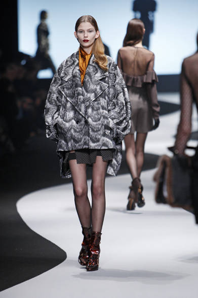 <strong>VIKTOR&ROLF｜ヴィクター＆ロルフ</strong>　2012-13年秋冬コレクション速報