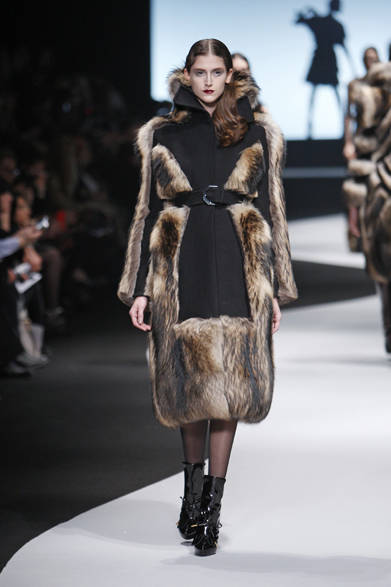<strong>VIKTOR&ROLF｜ヴィクター＆ロルフ</strong>　2012-13年秋冬コレクション速報