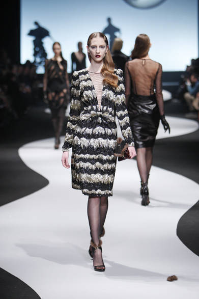 <strong>VIKTOR&ROLF｜ヴィクター＆ロルフ</strong>　2012-13年秋冬コレクション速報