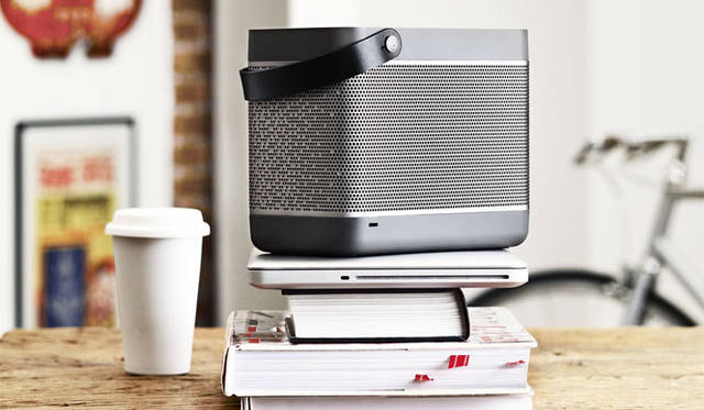 <strong>B&O PLAY│ビー アンド オー プレイ</strong>　弁当箱のような見た目が愛らしい。