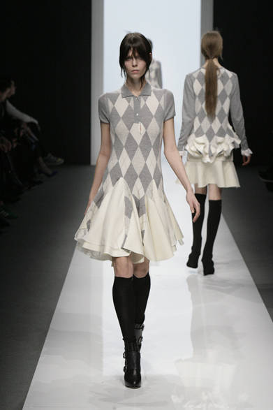 <strong>sacai｜サカイ</strong>　2012-13年秋冬コレクション速報