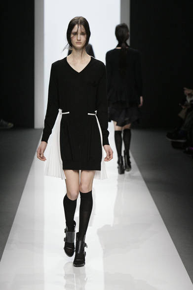 <strong>sacai｜サカイ</strong>　2012-13年秋冬コレクション速報